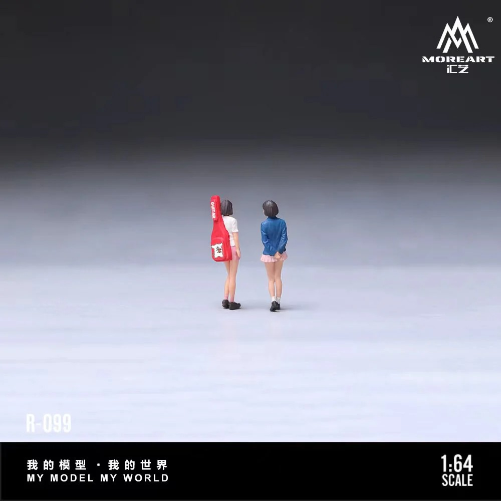 MoreArt 1:64 JAPANESE SCHOOL UNIFORMBEST FRIENDS 2-FIGURE SET MO223099