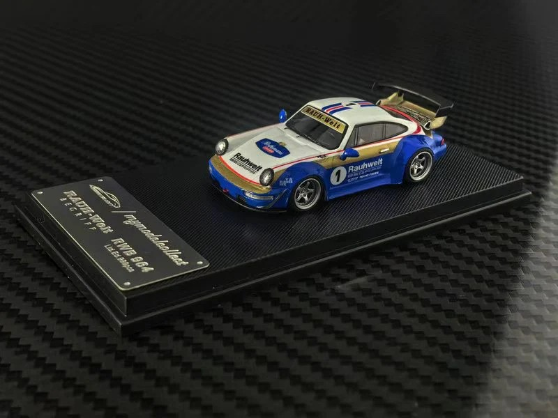 PRE-ORDER Model Collect 1:64