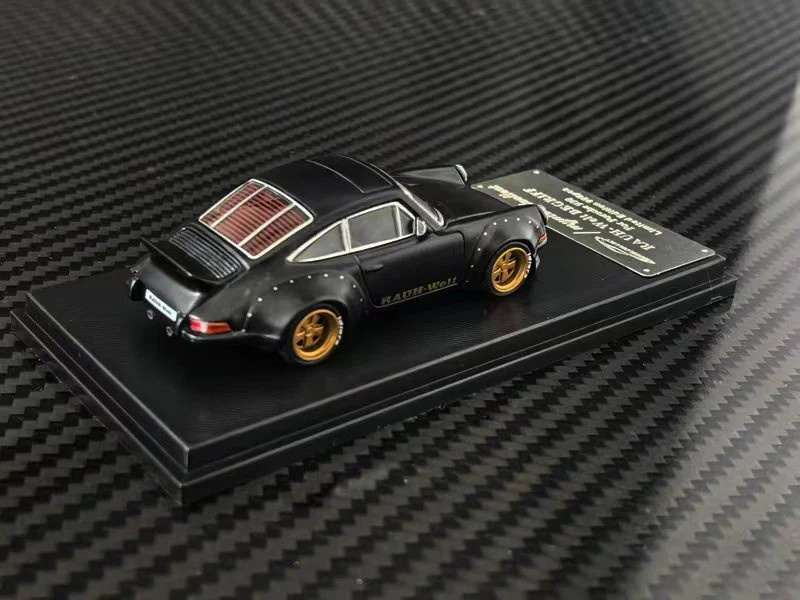 PRE-ORDER Model Collect 1:64