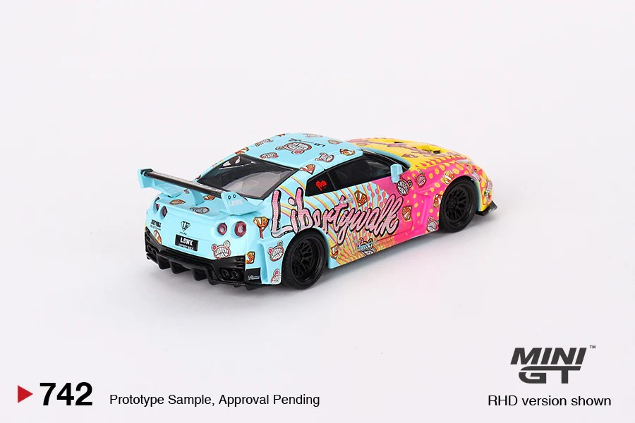 Mini GT 1:64 LB-Silhouette WORKS GT NISSAN 35GT-RR Ver.1 LBWK KUMA