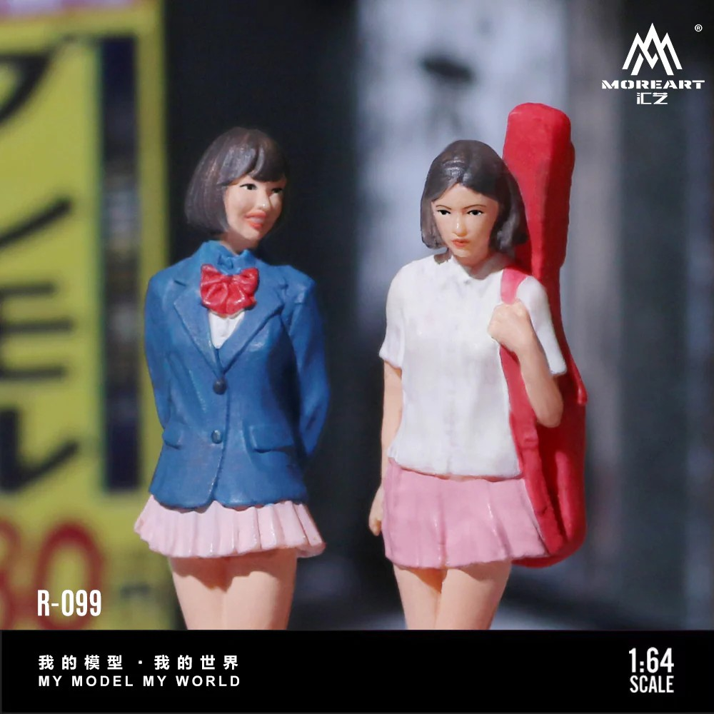 MoreArt 1:64 JAPANESE SCHOOL UNIFORMBEST FRIENDS 2-FIGURE SET MO223099