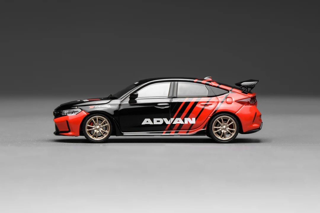 MOTORHELIX 1:64 Honda Civic TYPE R (FL5) Advan Livery w/MF10 Wheels M65341